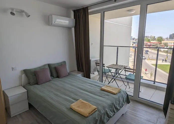 Reina Apartment