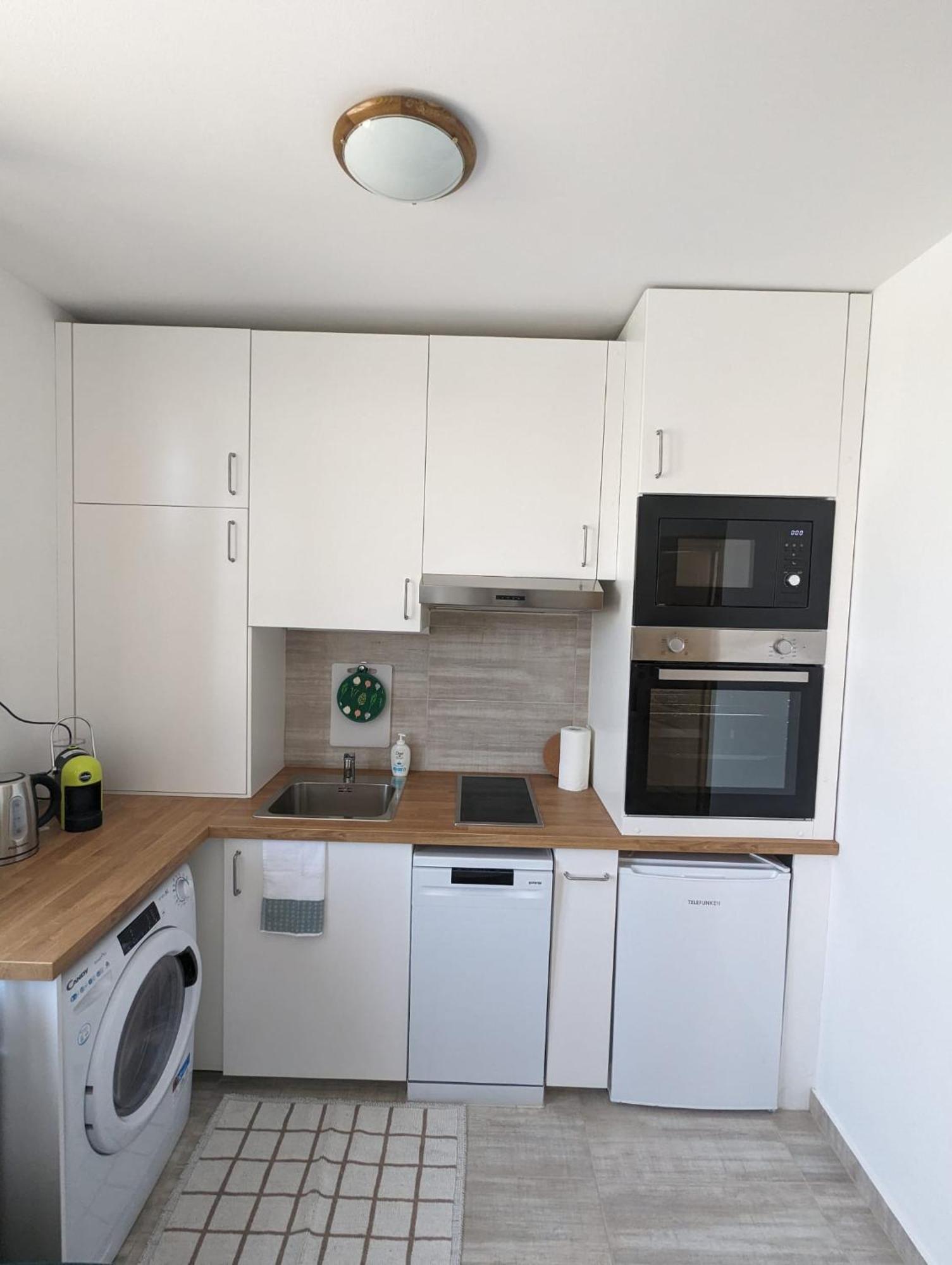 Apartment Reina *